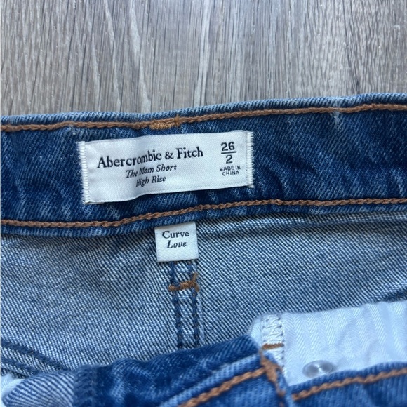 Abercrombie women’s shorts Size 26/2 - Picture 3 of 3
